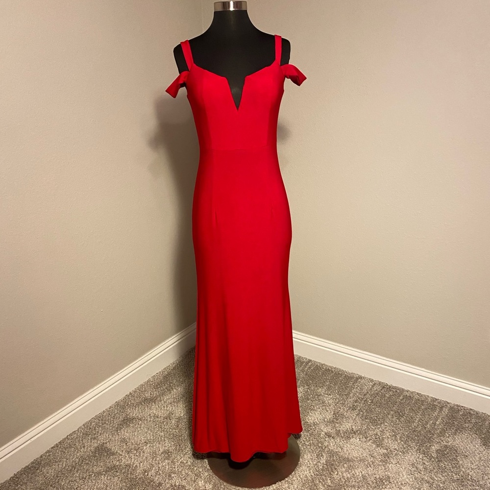💃🏼❤️😍 Red Xscape Dress 😍❤️💃🏼